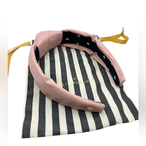 Lele Sadoughi Pink Knotted Padded Headband Reposhing from @okatasy - Picture 2 of 13